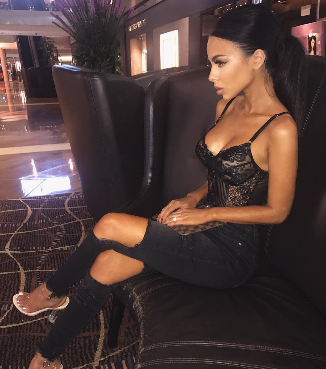 Дашута привлекальеная девушка из Хороль цена от 3000 руб