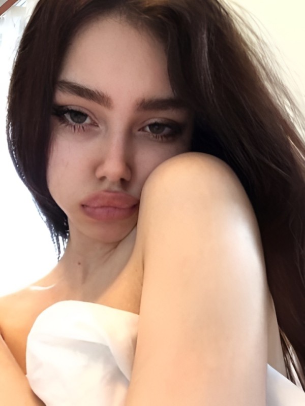 Владислава привлекательная девушка из Хороль цена от 3000 руб