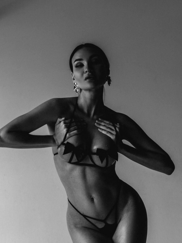 Жанна привлекательная девушка из Хороль цена от 4000 руб